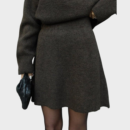 Lara | Conjunto de Falda y Suéter de Punto
